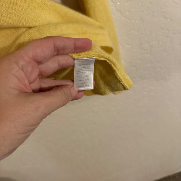 Talbots Pastel Yellow 100% Cashmere Super Soft Long Sleeved Crewneck Sweater - Picture 7 of 8